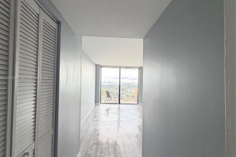 Снять в аренду кондоминиум в Норт-Майами, Флорида 67.17м2, № 2005769 - фото 9