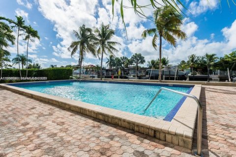 Снять в аренду кондоминиум в Норт-Майами, Флорида 67.17м2, № 2005769 - фото 11