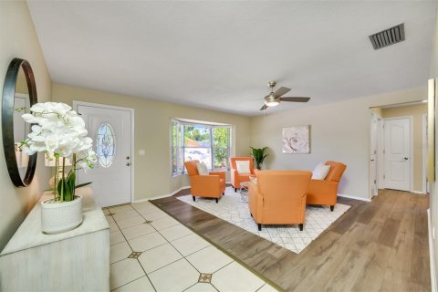 Casa en alquiler en Largo, Florida, 4 dormitorios, 210.7 m2 № 1906420 - foto 12