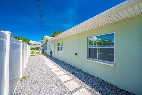 Casa en alquiler en Largo, Florida, 4 dormitorios, 210.7 m2 № 1906420 - foto 11