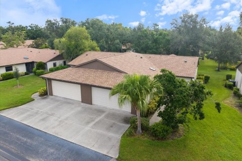 House in Sarasota, Florida 2 bedrooms, 116.5 sq.m. № 1906006 - photo 1