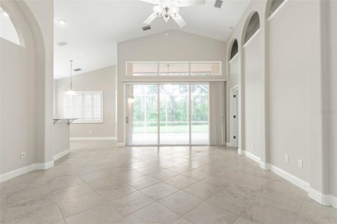 House in Palm Coast, Florida 3 bedrooms, 187.38 sq.m. № 1298846 - photo 9