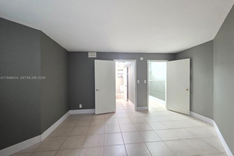 Condo in West Palm Beach, Florida, 1 bedroom  № 2005835 - photo 13