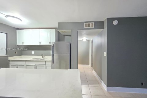 Condo in West Palm Beach, Florida, 1 bedroom  № 2005835 - photo 8