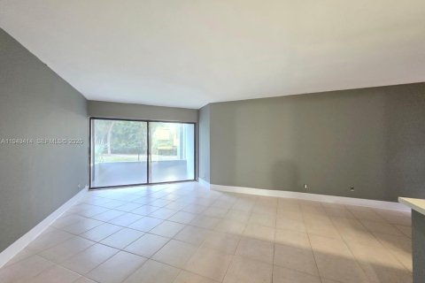 Condo in West Palm Beach, Florida, 1 bedroom  № 2005835 - photo 9