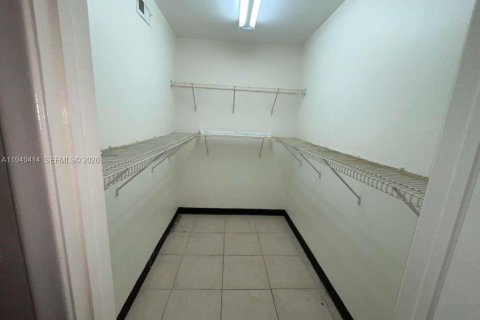 Condo in West Palm Beach, Florida, 1 bedroom  № 2005835 - photo 5