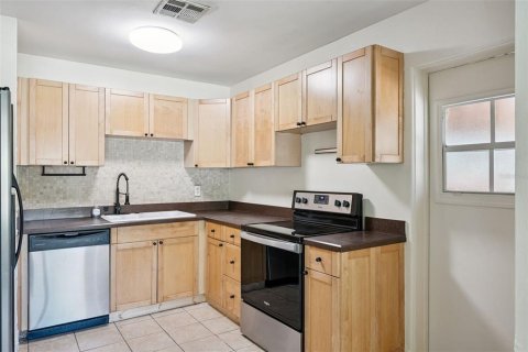 Villa ou maison à vendre à Orlando, Floride: 4 chambres, 138.61 m2 № 2322970 - photo 5
