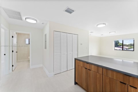 Immobilier commercial à vendre à Miami, Floride № 1974976 - photo 25