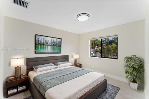 Immobilier commercial à vendre à Miami, Floride № 1974976 - photo 8