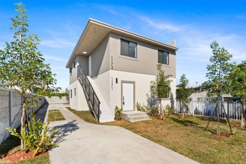 Immobilier commercial à vendre à Miami, Floride № 1974976 - photo 2