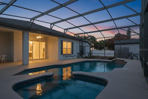House in Davenport, Florida 3 bedrooms, 206.61 sq.m. № 2196090 - photo 18