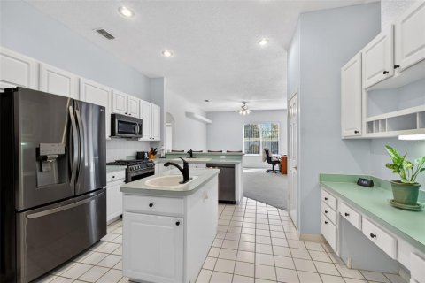 House in Davenport, Florida 3 bedrooms, 206.61 sq.m. № 2196090 - photo 9