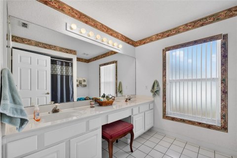 House in Davenport, Florida 3 bedrooms, 206.61 sq.m. № 2196090 - photo 15