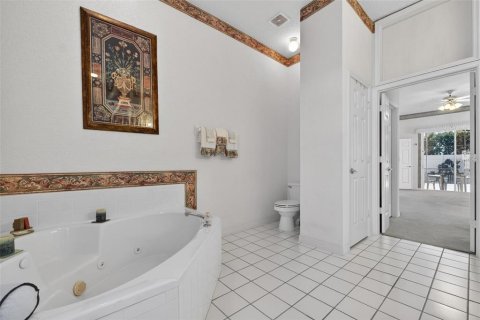 House in Davenport, Florida 3 bedrooms, 206.61 sq.m. № 2196090 - photo 13