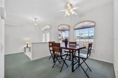 House in Davenport, Florida 3 bedrooms, 206.61 sq.m. № 2196090 - photo 11