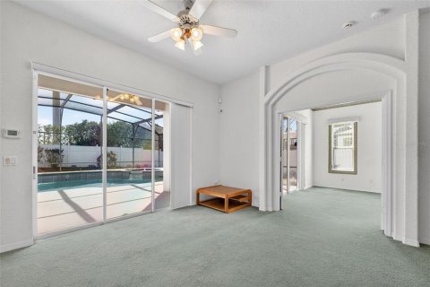 House in Davenport, Florida 3 bedrooms, 206.61 sq.m. № 2196090 - photo 6