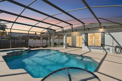 House in Davenport, Florida 3 bedrooms, 206.61 sq.m. № 2196090 - photo 2