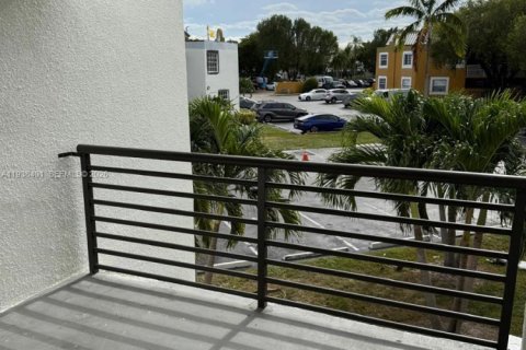 Condo in Miami, Florida, 2 bedrooms  № 1998362