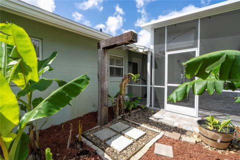 Casa en venta en Orlando, Florida, 4 dormitorios, 182.27 m2 № 2093644 - foto 29