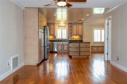 Casa en venta en Orlando, Florida, 4 dormitorios, 182.27 m2 № 2093644 - foto 11
