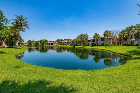 Townhouse in Coconut Creek, Florida 3 bedrooms, 128.95 sq.m. № 1726227 - photo 5