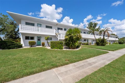Condominio en venta en Seminole, Florida, 2 dormitorios, 77.67 m2 № 1895053 - foto 1