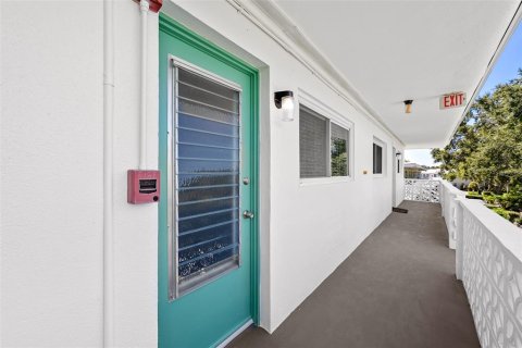 Condominio en venta en Seminole, Florida, 2 dormitorios, 77.67 m2 № 1895053 - foto 14