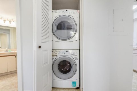 Купить кондоминиум в Порт-Шарлотт, Флорида 5 комнат, 83.52м2, № 2101537 - фото 18