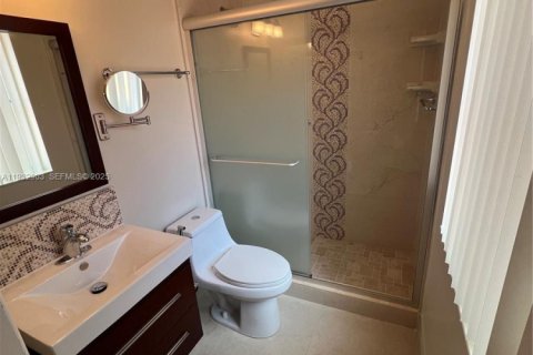 Снять в аренду виллу или дом в Суитуотер, Флорида 3 спальни, 97.55м2, № 1991693 - фото 7