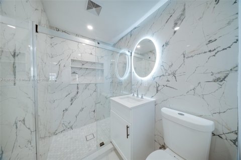 House in Hollywood, Florida 4 bedrooms, 94.2 sq.m. № 1891600 - photo 11