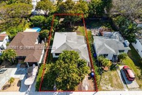 House in Hollywood, Florida 4 bedrooms, 94.2 sq.m. № 1891600 - photo 16