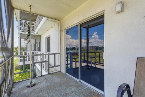 Condominio en venta en Winter Haven, Florida, 2 dormitorios, 78.04 m2 № 2234053 - foto 22
