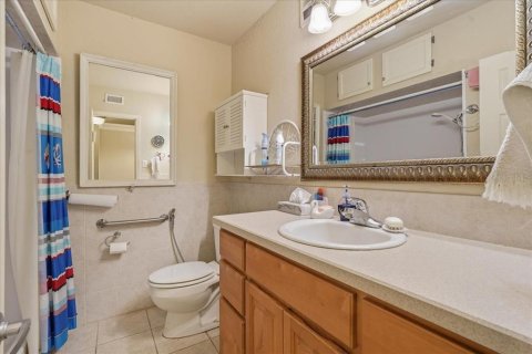 Condominio en venta en Winter Haven, Florida, 2 dormitorios, 78.04 m2 № 2234053 - foto 16