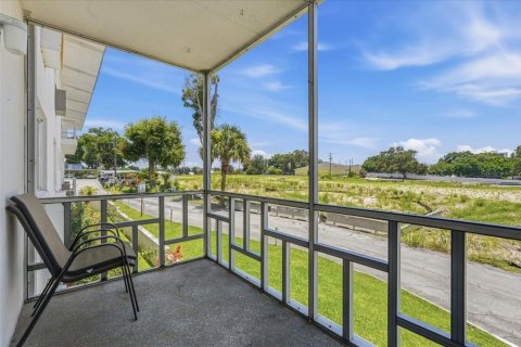 Condominio en venta en Winter Haven, Florida, 2 dormitorios, 78.04 m2 № 2234053 - foto 23