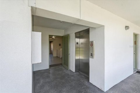 Condominio en venta en Winter Haven, Florida, 2 dormitorios, 78.04 m2 № 2234053 - foto 25