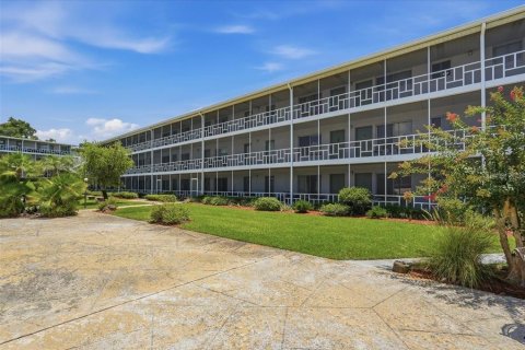 Condo in Winter Haven, Florida, 2 bedrooms № 2234053