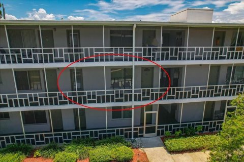 Condominio en venta en Winter Haven, Florida, 2 dormitorios, 78.04 m2 № 2234053 - foto 5