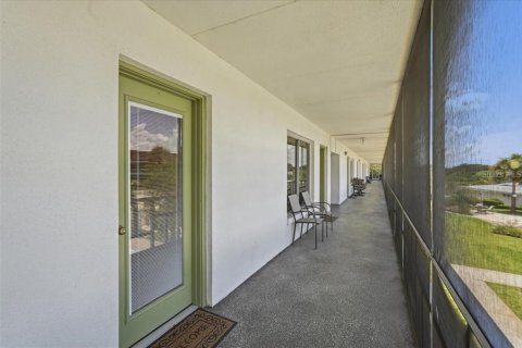 Condominio en venta en Winter Haven, Florida, 2 dormitorios, 78.04 m2 № 2234053 - foto 3