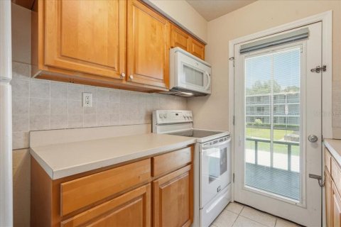 Condominio en venta en Winter Haven, Florida, 2 dormitorios, 78.04 m2 № 2234053 - foto 15