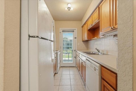 Condominio en venta en Winter Haven, Florida, 2 dormitorios, 78.04 m2 № 2234053 - foto 12