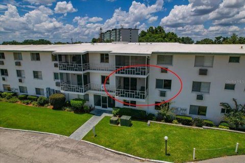 Condominio en venta en Winter Haven, Florida, 2 dormitorios, 78.04 m2 № 2234053 - foto 4
