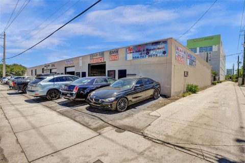 Commercial property in Fort Lauderdale, Florida № 1965449 - photo 17