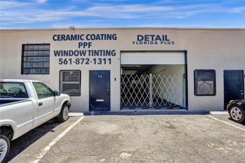 Commercial property in Fort Lauderdale, Florida № 1965449 - photo 16