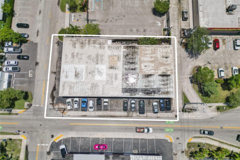 Commercial property in Fort Lauderdale, Florida № 1965449 - photo 9