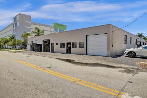 Commercial property in Fort Lauderdale, Florida № 1965449 - photo 15