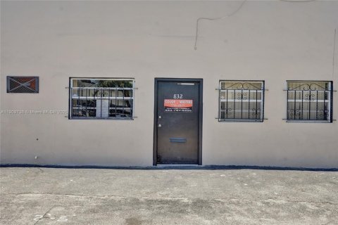 Commercial property in Fort Lauderdale, Florida № 1965449 - photo 19