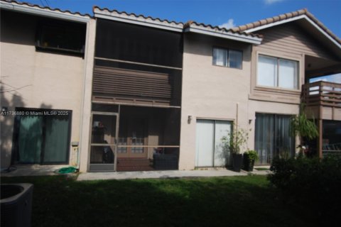 Townhouse in Coral Springs, Florida 4 bedrooms, 157 sq.m. № 1703914 - photo 7