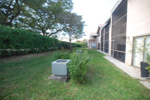 Townhouse in Coral Springs, Florida 4 bedrooms, 157 sq.m. № 1703914 - photo 5
