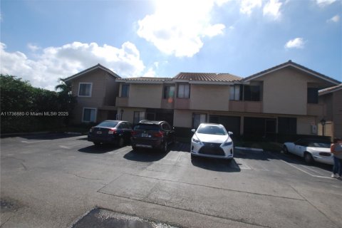 Townhouse in Coral Springs, Florida 4 bedrooms, 157 sq.m. № 1703914 - photo 2