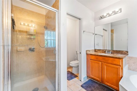 Townhouse in Miami Gardens, Florida 3 bedrooms, 162.02 sq.m. № 1621155 - photo 18